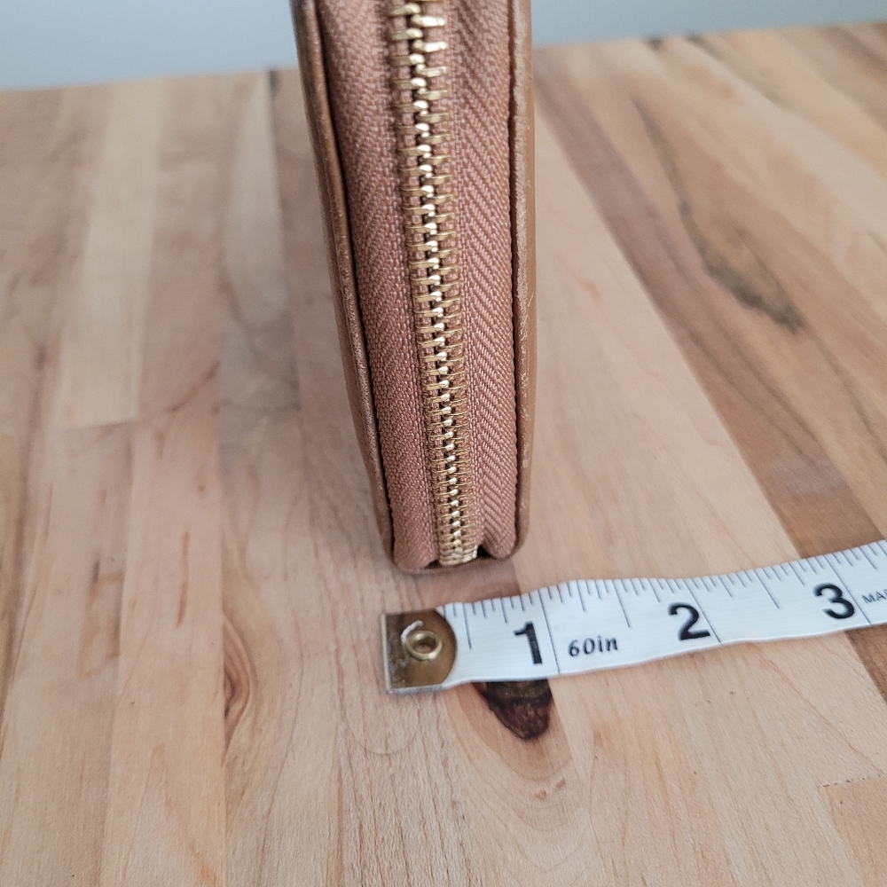 Zip-around Tan Leather Wallet With Gold Tone Zipper And Bow, See by Chloe - Picture 5 of 10